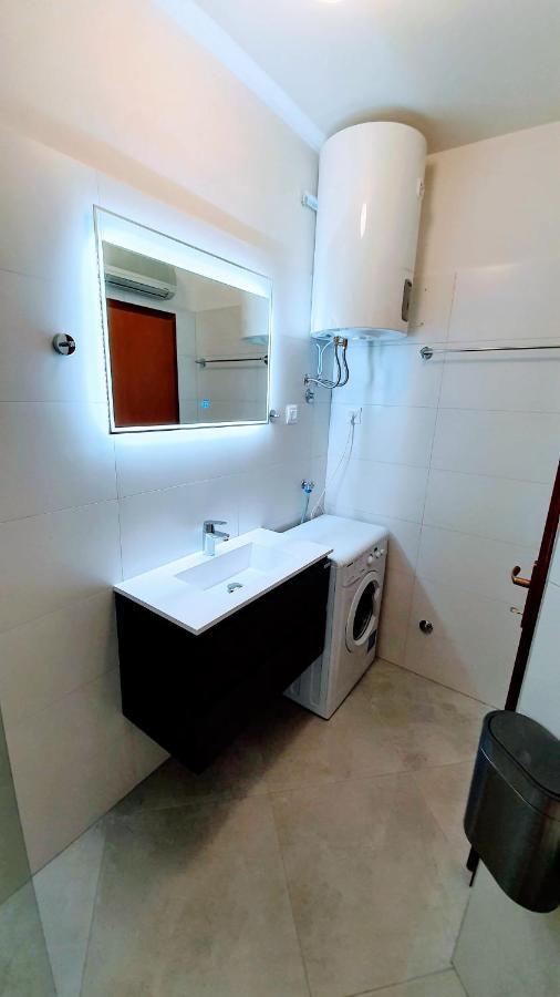 Luxury Apartment - Few Minutes From The Sea بوريتش المظهر الخارجي الصورة